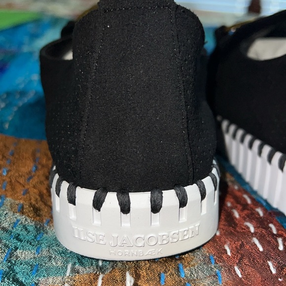 ILSE JACOBSEN Black Loafers with Gold Accent - Picture 5 of 8